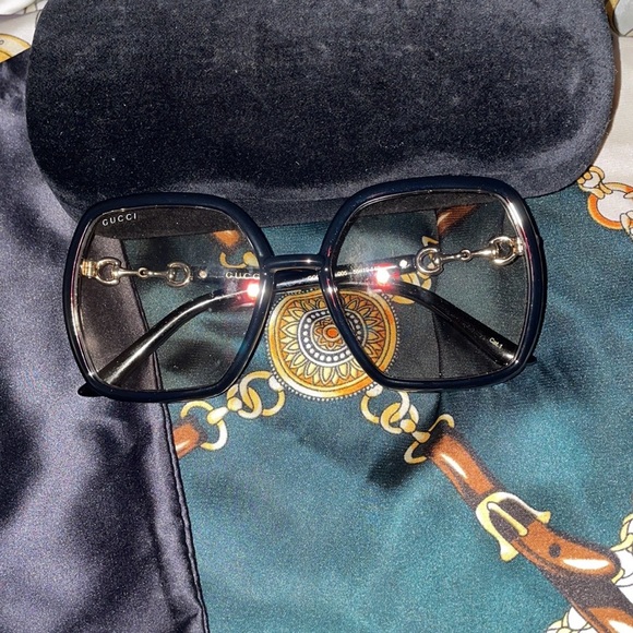 Gucci Shades - Picture 4 of 4